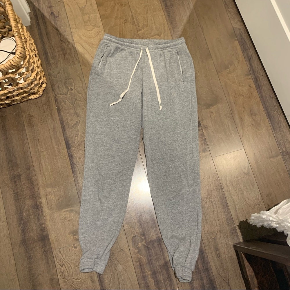 Grey sweatpants brandy Melville John Gault